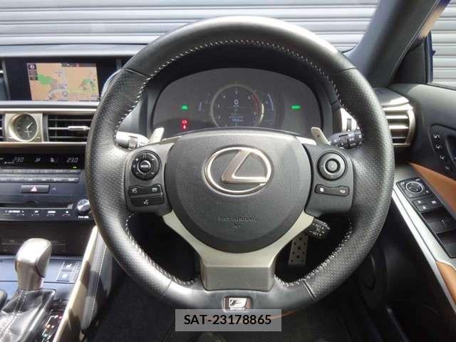 Lexus IS 2014-03 8659920-11