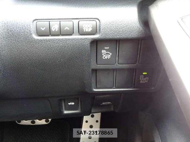 Lexus IS 2014-03 8659920-16