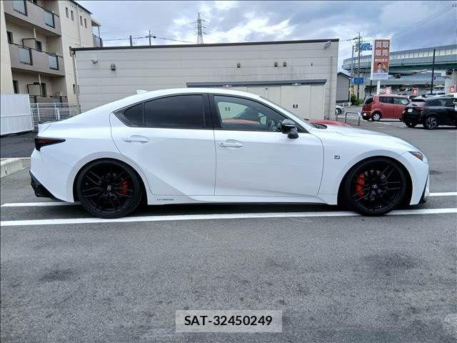 Lexus IS 2022-04 8743411-16