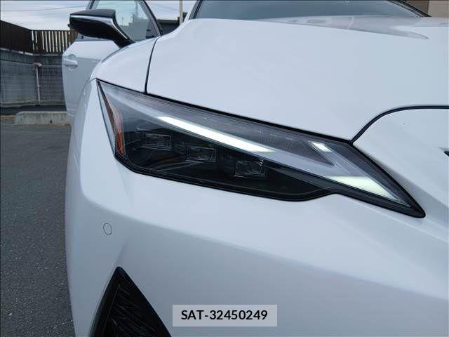 Lexus IS 2022-04 8743411-22