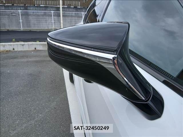 Lexus IS 2022-04 8743411-24