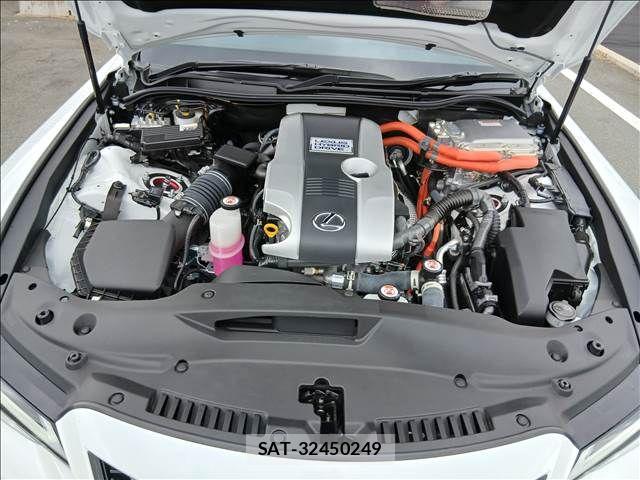 Lexus IS 2022-04 8743411-26