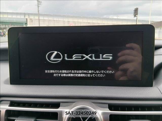 Lexus IS 2022-04 8743411-3