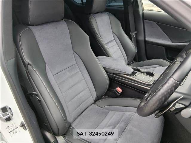 Lexus IS 2022-04 8743411-8