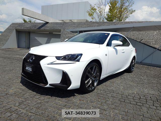 Lexus IS 2017-08 8743416-0