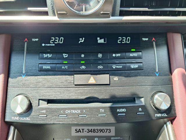 Lexus IS 2017-08 8743416-17