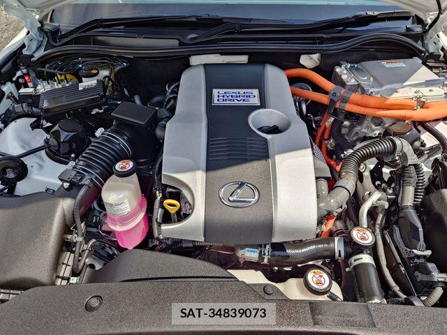 Lexus IS 2017-08 8743416-25