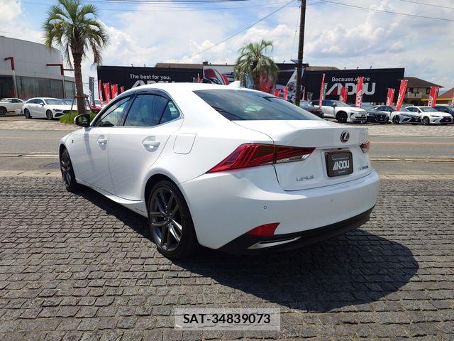 Lexus IS 2017-08 8743416-2