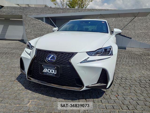 Lexus IS 2017-08 8743416-5