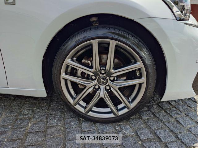 Lexus IS 2017-08 8743416-7