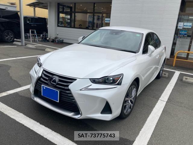 Lexus IS 2017-09 8743420-1