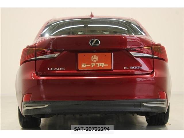 Lexus IS 2017-11 8743422-11
