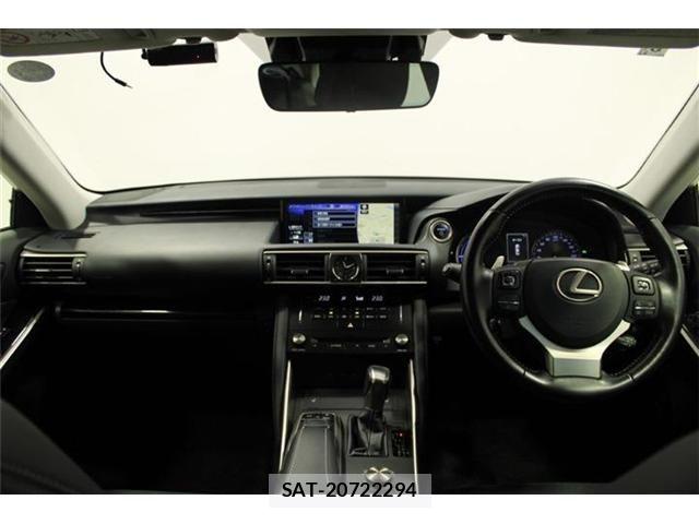 Lexus IS 2017-11 8743422-1