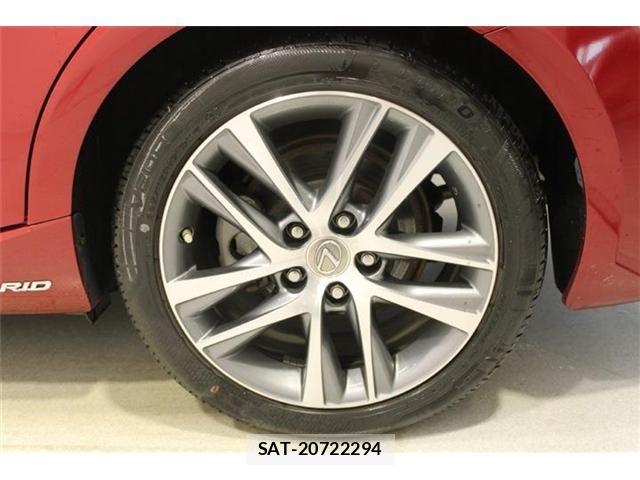 Lexus IS 2017-11 8743422-24
