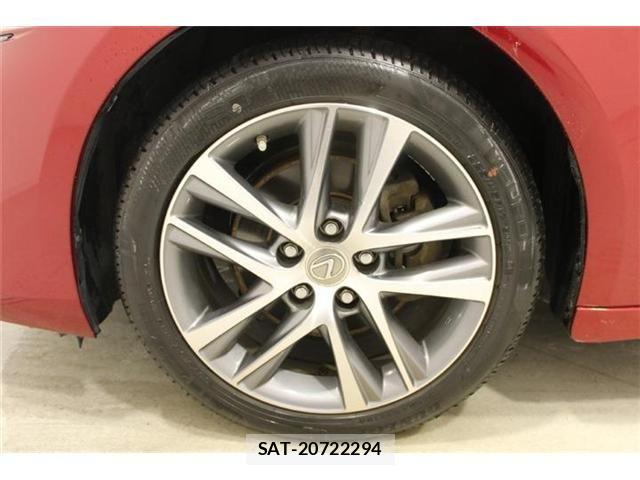 Lexus IS 2017-11 8743422-25