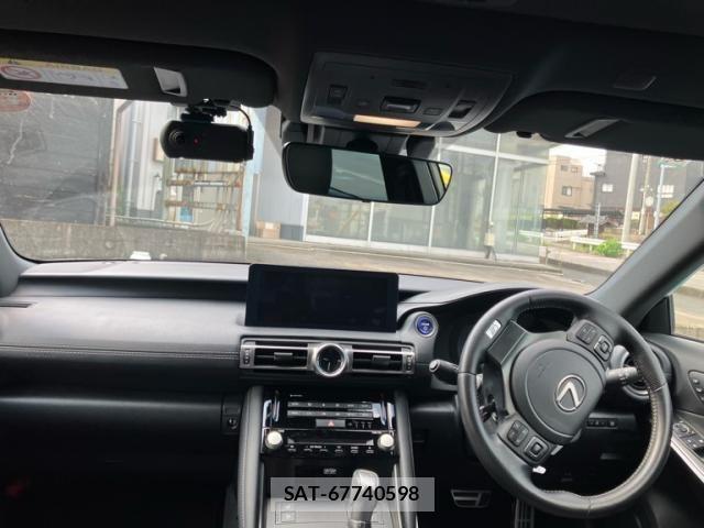 Lexus IS 2022-08 8743410-15