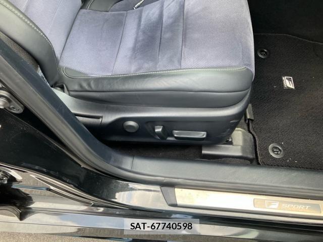 Lexus IS 2022-08 8743410-17