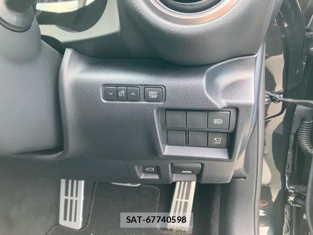 Lexus IS 2022-08 8743410-18