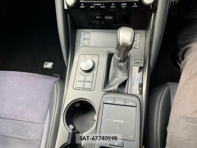 Lexus IS 2022-08 8743410-26