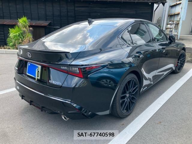 Lexus IS 2022-08 8743410-5