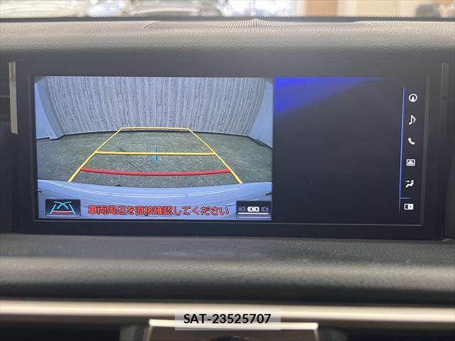 Lexus IS 2018-04 8743421-5