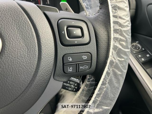 Lexus IS 2025-03 8743403-10
