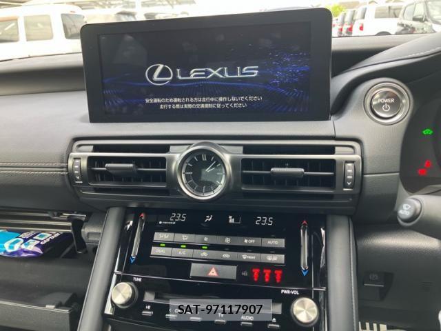 Lexus IS 2025-03 8743403-13
