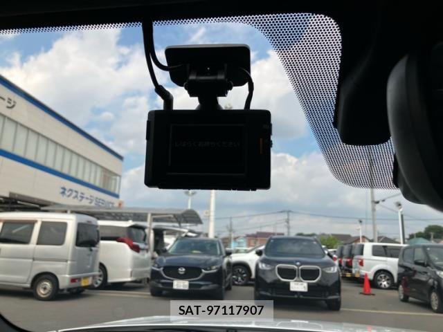 Lexus IS 2025-03 8743403-19