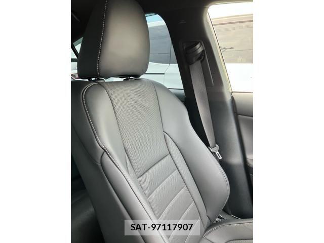 Lexus IS 2025-03 8743403-5