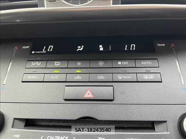 Lexus IS 2015-03 8780848-12