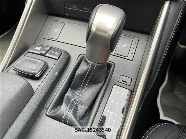 Lexus IS 2015-03 8780848-14