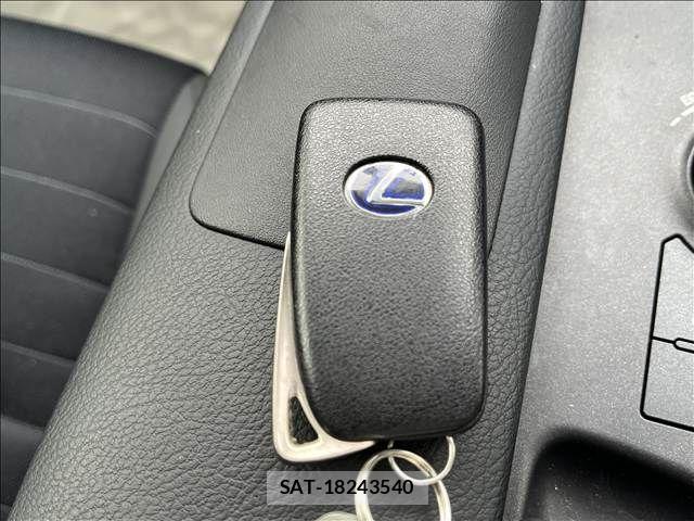 Lexus IS 2015-03 8780848-17