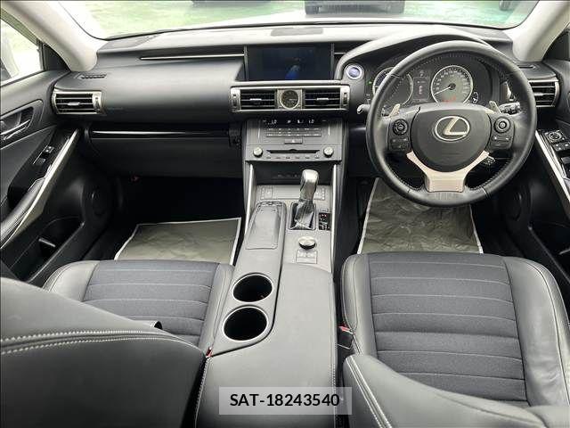 Lexus IS 2015-03 8780848-1