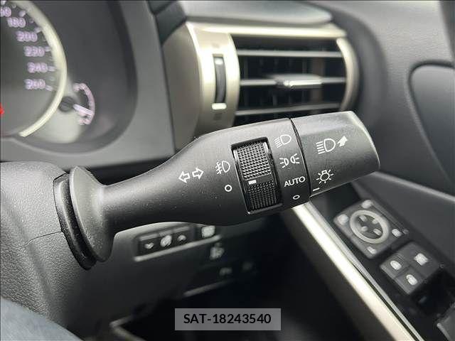 Lexus IS 2015-03 8780848-25