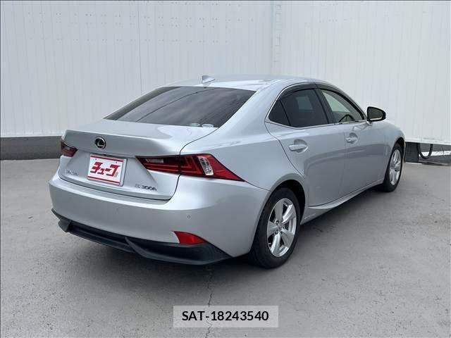 Lexus IS 2015-03 8780848-6