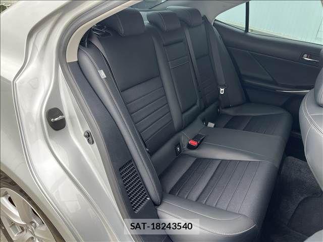 Lexus IS 2015-03 8780848-7