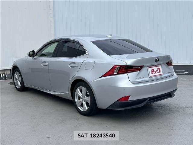Lexus IS 2015-03 8780848-8