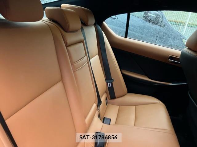 Lexus IS 2021-06 8780849-9