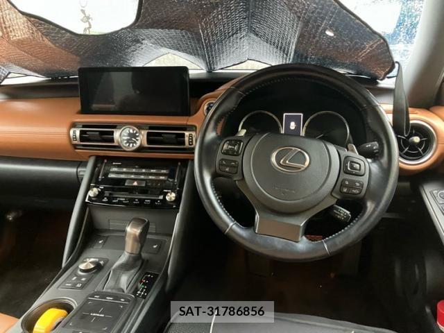 Lexus IS 2021-06 8780849-11