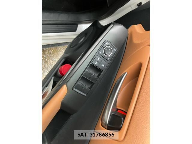 Lexus IS 2021-06 8780849-12