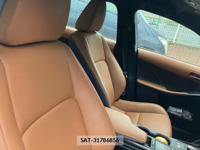 Lexus IS 2021-06 8780849-15