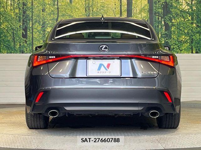 Lexus IS 2022-11 8796462-15