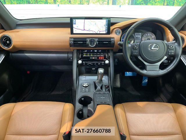 Lexus IS 2022-11 8796462-1