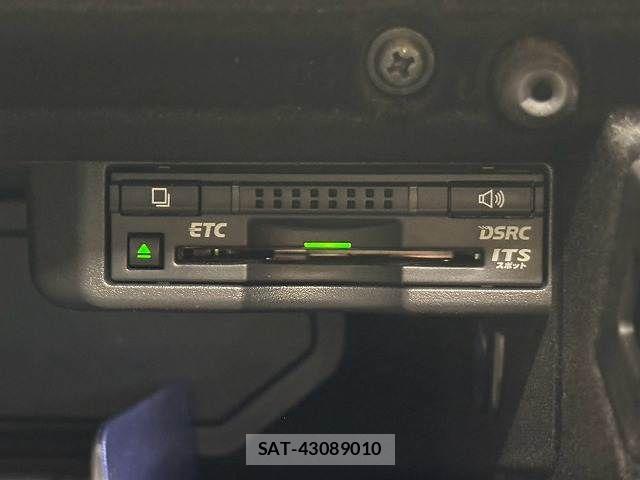 Lexus IS 2016-04 8796464-9