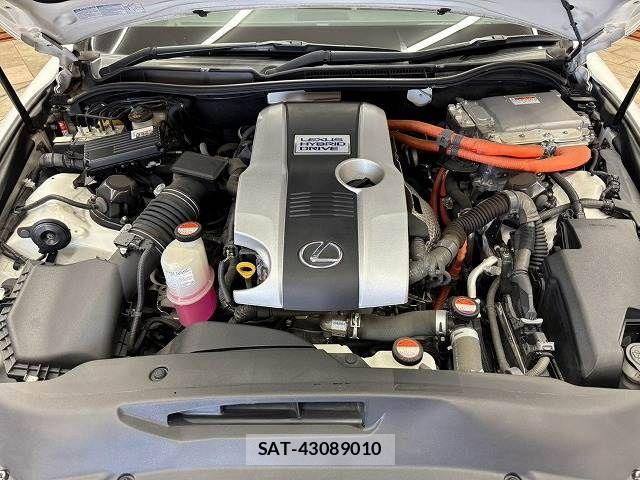 Lexus IS 2016-04 8796464-13