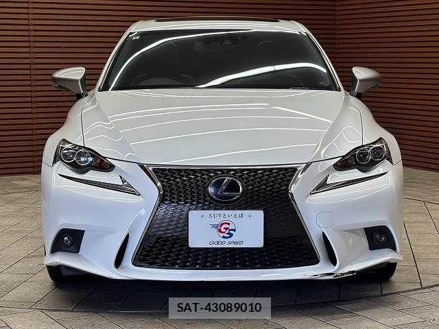 Lexus IS 2016-04 8796464-14