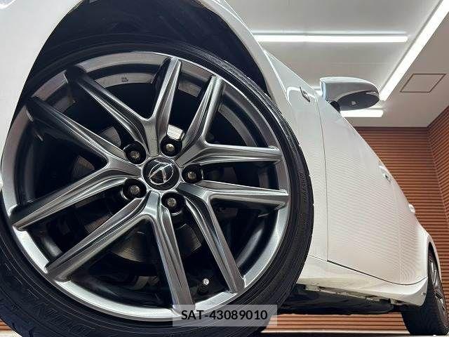 Lexus IS 2016-04 8796464-18