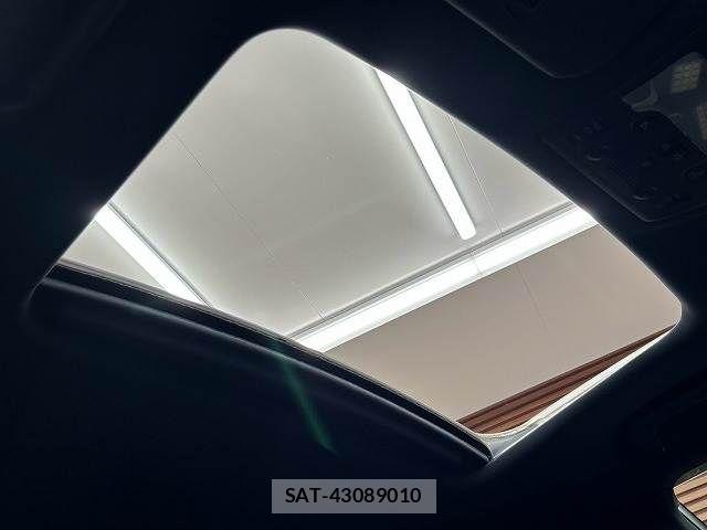 Lexus IS 2016-04 8796464-4