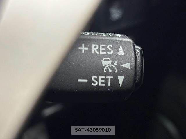 Lexus IS 2016-04 8796464-6