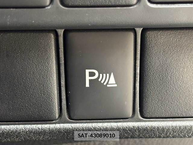 Lexus IS 2016-04 8796464-7